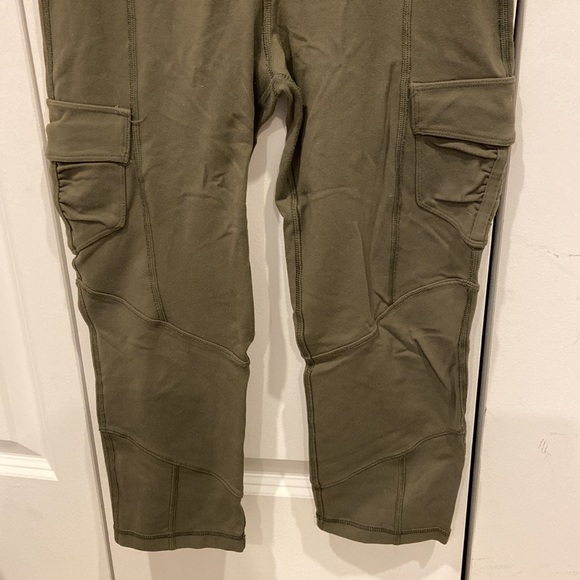 Ivivva Khaki/Olive Green Cropped Exercise Pants with Pockets - Picture 3 of 8